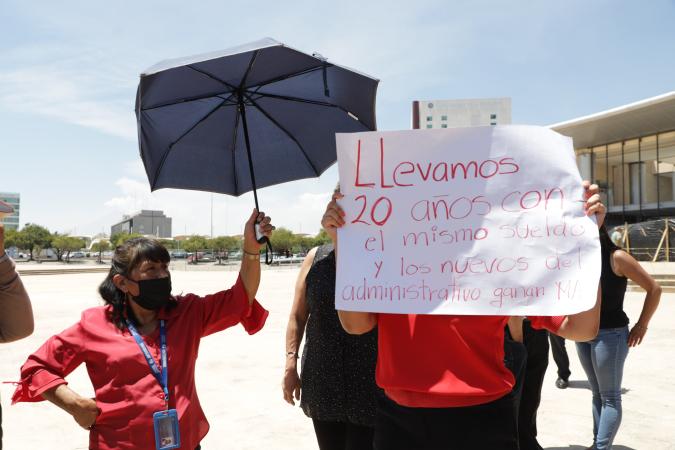 VIDEO Personal del Poder Judicial del Estado de Puebla exige mejores condiciones laborales