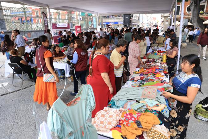 Date una vuelta por la Expo del Día Internacional de los Pueblos Indígenas