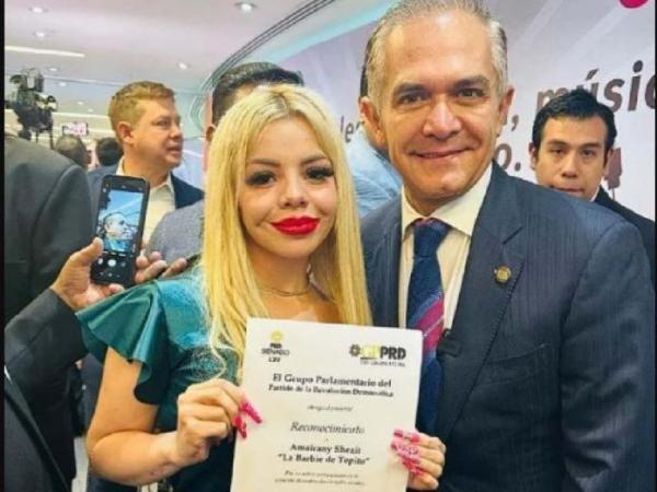 Senado reconoce a la influencer Amairany, la Barbie de Tepito