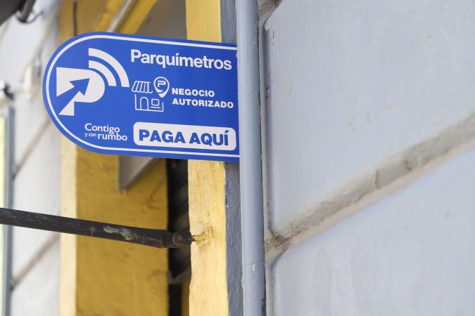 Suspenden cobro por uso de parquímetros en Puebla capital