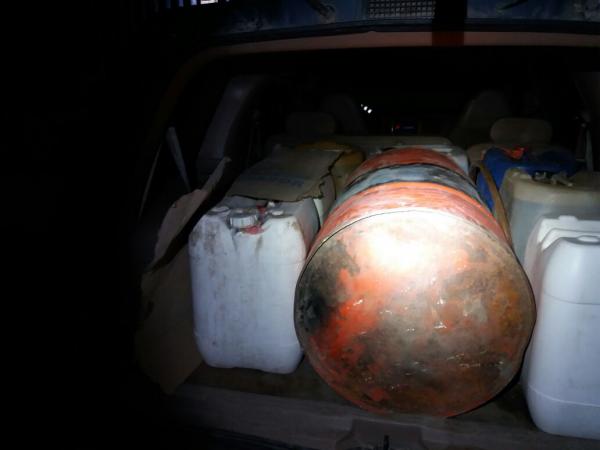 Huachicoleros abandonan camioneta en camino de Xicotepec