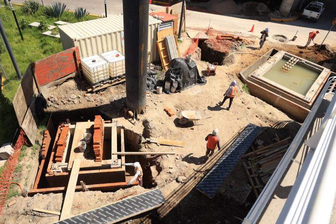 Inicia construcción de las escaleras eléctricas en la Vía Atlixcáyotl