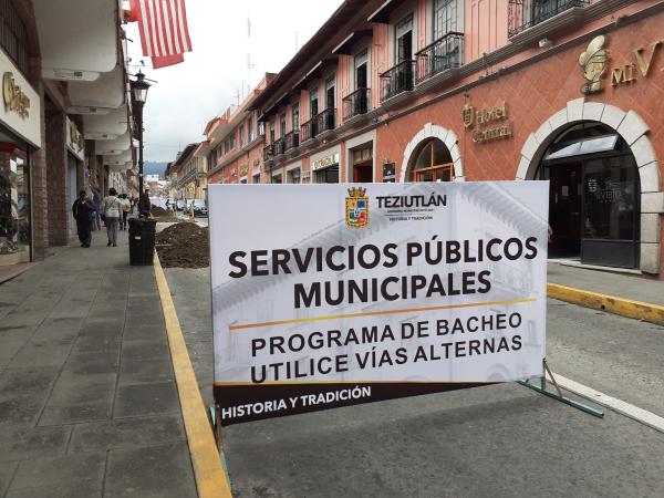 Colapsan red de agua potable mientras arreglaban calle en Teziutlán