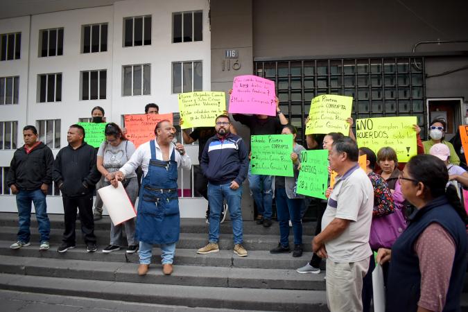 VIDEO Comerciantes del mercado de Amalucan exigen cumplimiento de acuerdos