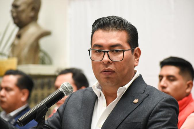 No tengo problema con el PAN, sí con su dirigente: Néstor Camarillo