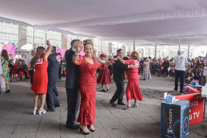 Técnica, porte y ritmo, en el Concurso Vive Danzón 2025 en Puebla