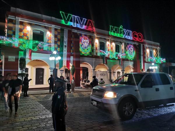 Iluminan los municipios de Chietla e Izúcar por fiestas patrias