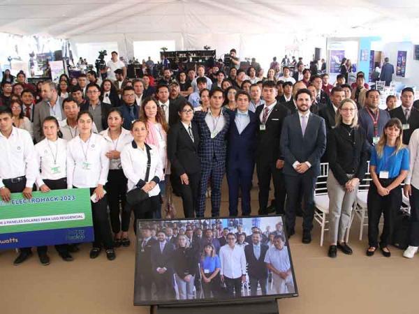 Obtienen ganadores de ElectroHack 2023 estadía en Estados Unidos y Canadá: Economía