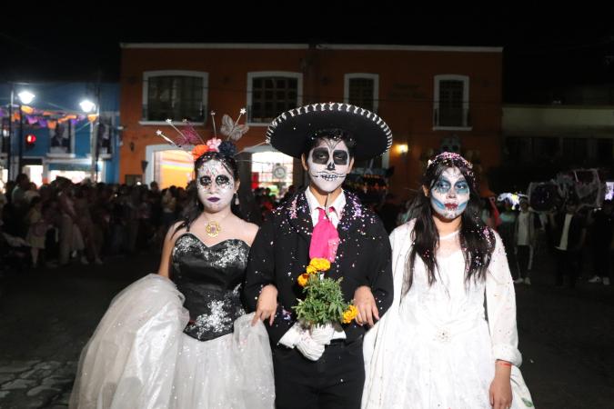 Realizan desfile del Huateque de Muertos 2023 en Izúcar