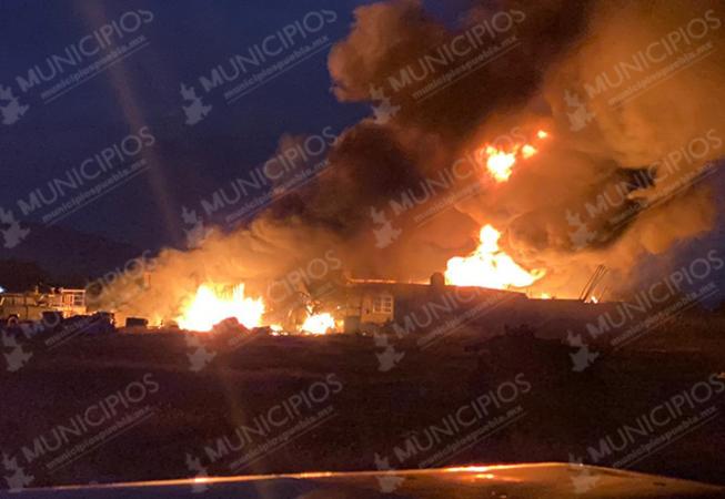 Pobladores queman la casa de un presunto violador en Felipe Ángeles