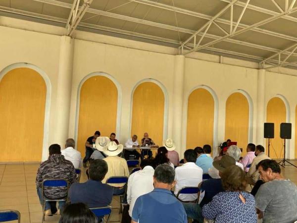 Izquierda de la región Mixteca se reúnen para analizar apertura de Morena a priistas