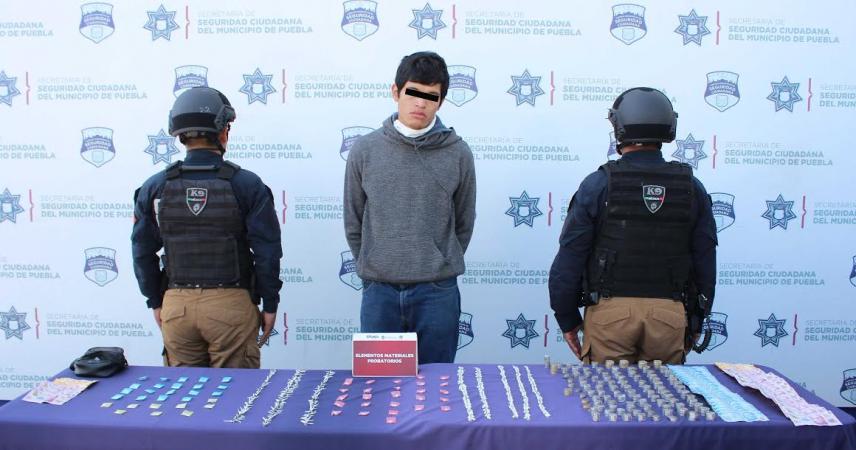 Cae pareja con 500 dosis de droga en la capital poblana
