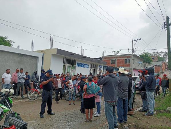 Causa molestia a vecinos que edil de Calmeca prohíba la entrada de vendedores de tortillas