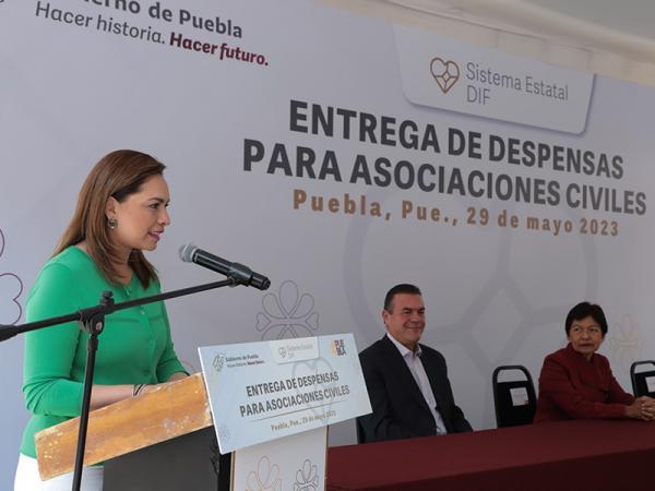 Gaby Bonilla entregó mil 958 despensas a organizaciones sin fines de lucro en Puebla