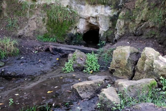 Las Cuevas de Apetatitlán, formaciones rocosas con historia comunitaria