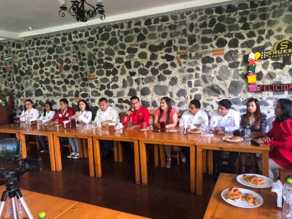 Líder nacional de Movimiento Territorial toma protesta al comité de Izúcar