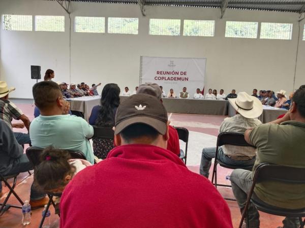 Antorchistas piden obras en Zihuateutla