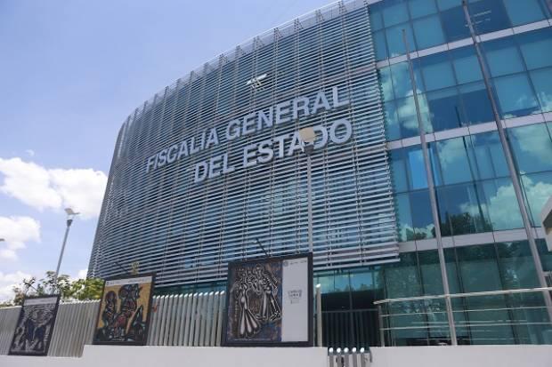 Agentes de la Fiscalía de Puebla golpean a mecánicos