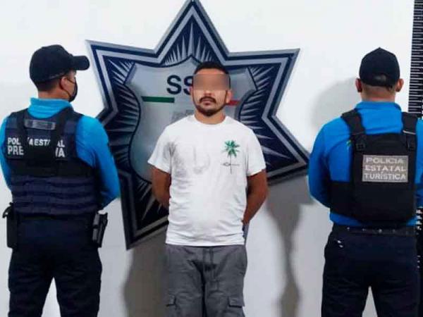 Detienen a Erick en el Centro Histórico de Puebla tras robar un celular