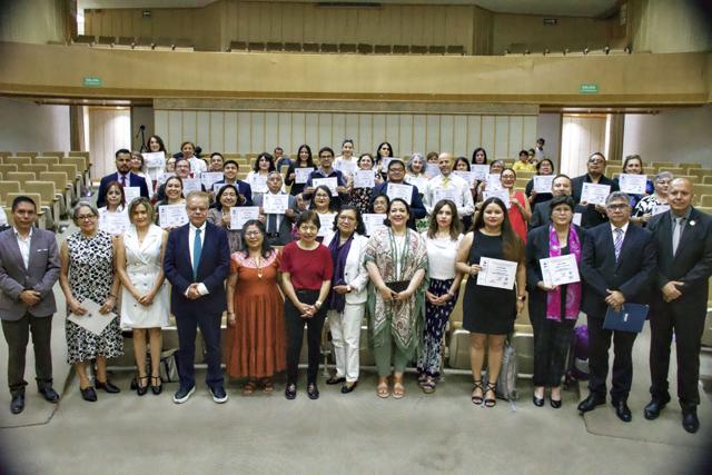 Preside Cedillo graduación de diplomado sobre Calidad de programas educativos en la BUAP