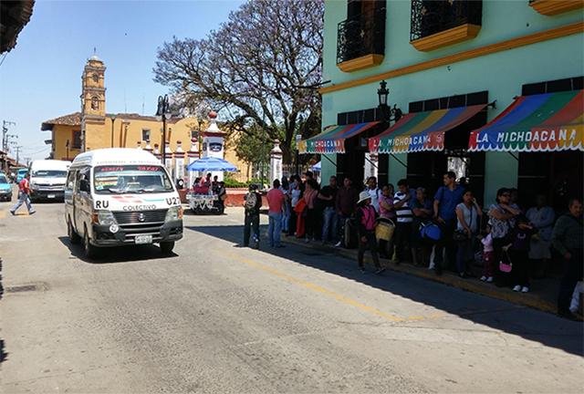 Denuncian abuso de taxistas en último día de vacaciones image 2