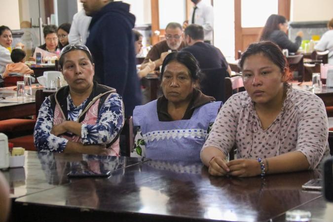 Golpea la 28 de Octubre a mujeres comerciantes en Amalucan