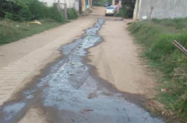 Aguas negras recorren calles de Huauchinango