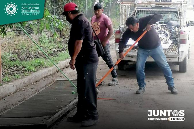 Sosapatex limpia red de alcantarillado y drenaje de Texmelucan