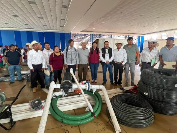 Gobierno del Estado y de Atlixco entregan apoyos para impulsar el campo