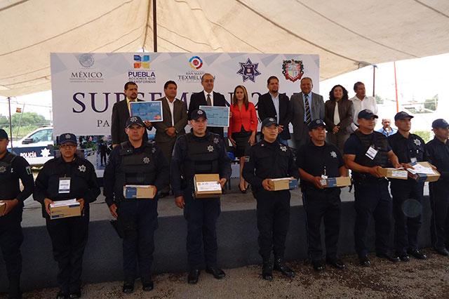 Otorga Texmelucan apoyos a policías por inicio de clases