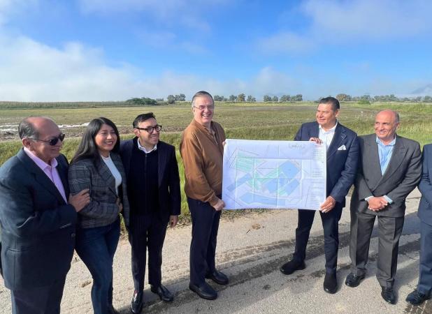 Ebrard y Armenta recorren la Capital de la Tecnología en San José Chiapa