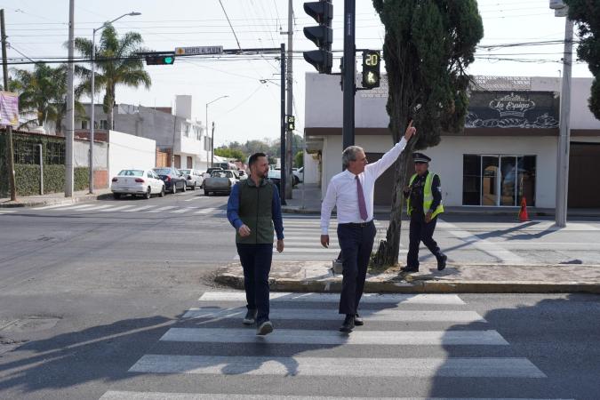 Supervisa Pepe Chedraui conclusión de mantenimiento vial de Avenida 15 de Mayo