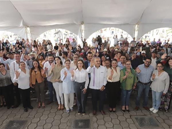 En Huauchinango, entrega SEDIF aparatos auditivos a 125 personas