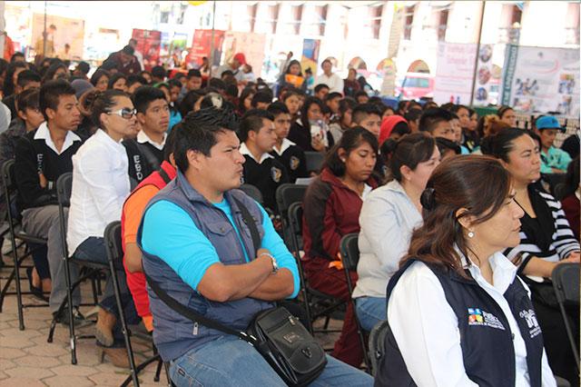 Realizan Segunda Expo Universidades Huejotzingo 2015 image 1