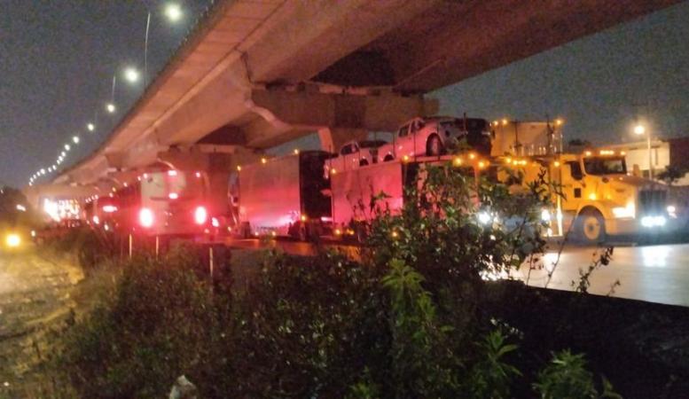 Bloquean la México-Puebla y exigen hallar a jóvenes desaparecidos