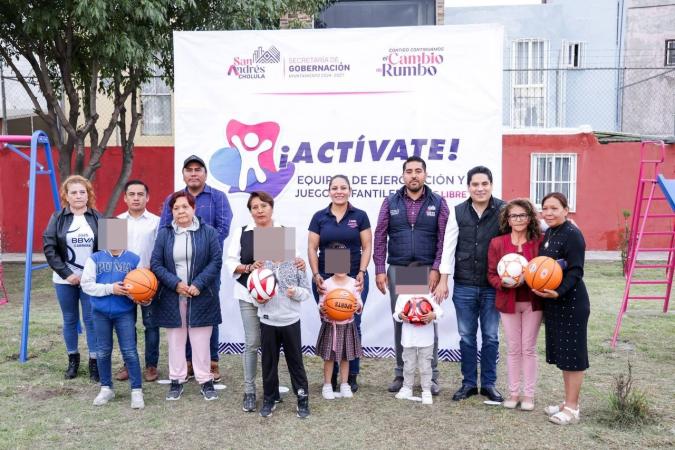 Gobierno de San Andrés Cholula entrega equipos para ejercitación y juegos infantiles