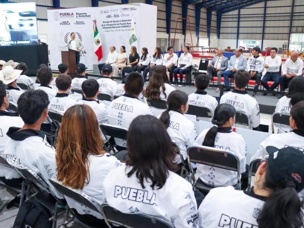 Puebla entrega estímulos a delegación rumbo a la Olimpiada CONADE 2025