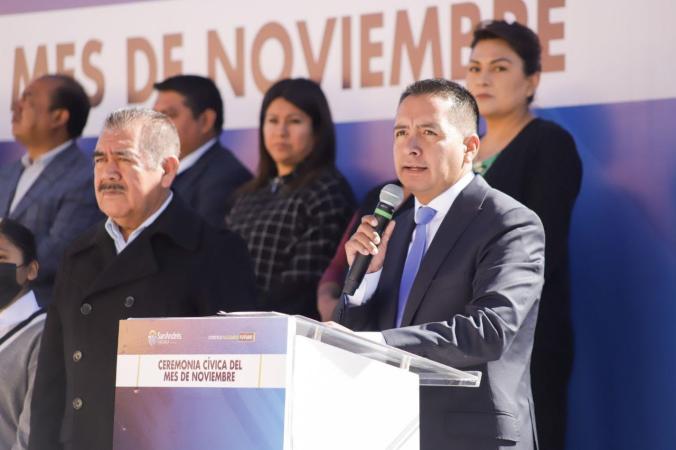 Encabeza Mundo Tlatehui Ceremonia Cívica del mes de noviembre