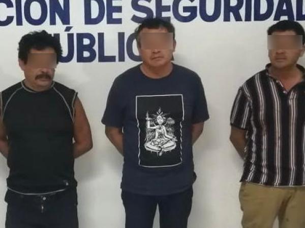 Caen tres narcomenudistas con droga y 800 mil pesos en Tehuacán