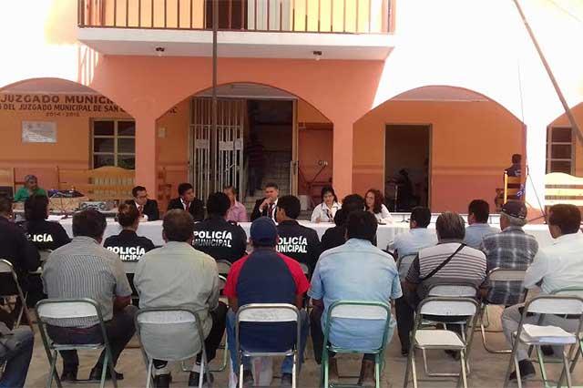 Capacita PGR a policías y ciudadanos de Chilac sobre el nuevo Sistema de Justicia Penal