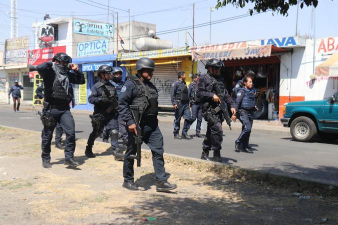 En un día FGE realiza cateos en Xanenetla y sur de la ciudad de Puebla