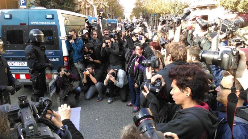 Tácticas legales silencian a periodistas, denuncia Unesco