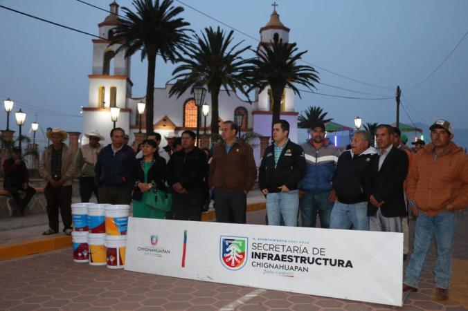 Lorenzo Rivera entregó casi mil metros cuadrados en pisos firmes