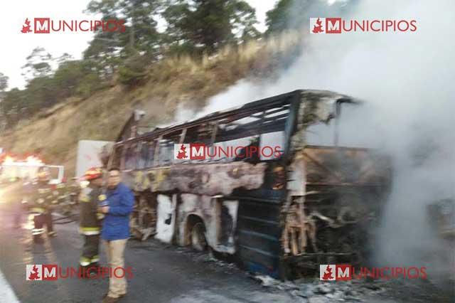 Más de 30 heridos deja choque entre dos autobuses y un camión en la México - Puebla image 2