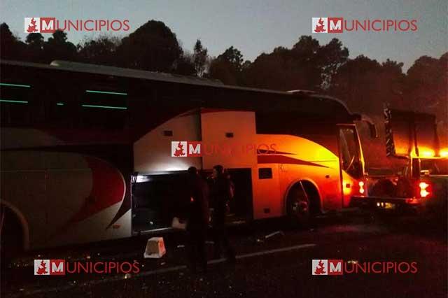 Más de 30 heridos deja choque entre dos autobuses y un camión en la México - Puebla image 3