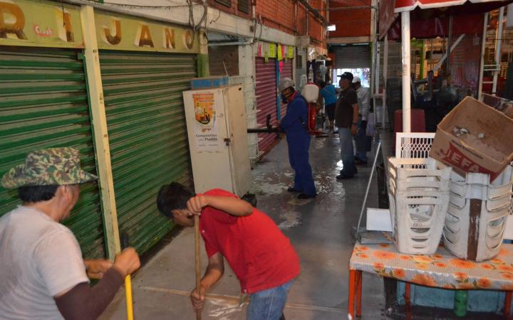 Comerciantes en disputa por su colocación en el centro de Izúcar image 2