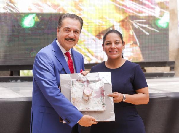 Cuautle conmemora la libertad de expresión con periodistas de Puebla