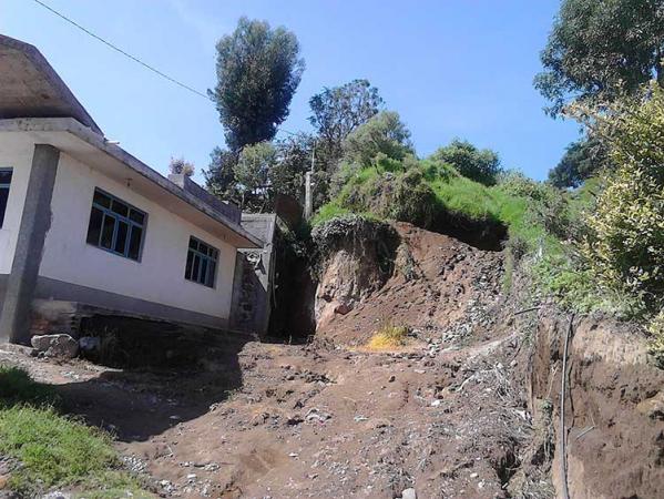 En riesgo 50 familias asentadas en las faldas del cerro Mendocinas image 4