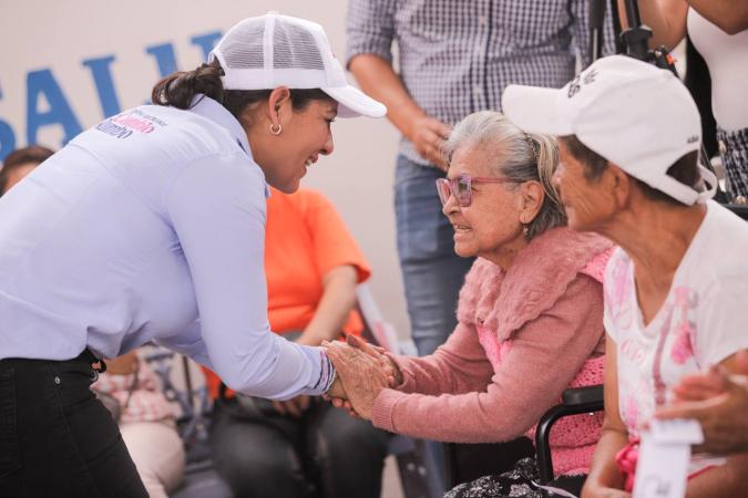Fortalece Lupita Cuautle la alimentación de familias sanandreseñas