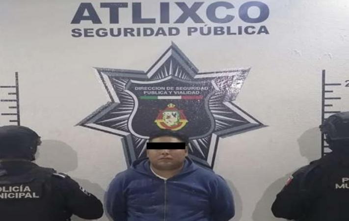 Se bajó a orinar y terminó en la cárcel de Atlixco